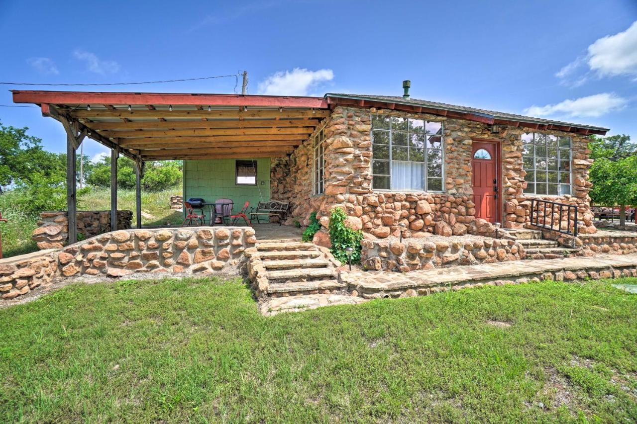 Enchanting Hilltop Cottage In Medicine Park! Exteriör bild