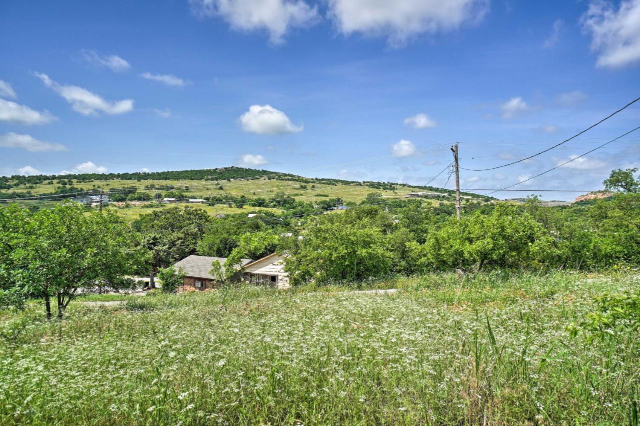 Enchanting Hilltop Cottage In Medicine Park! Exteriör bild